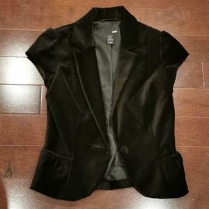 Black short sleeve blazer